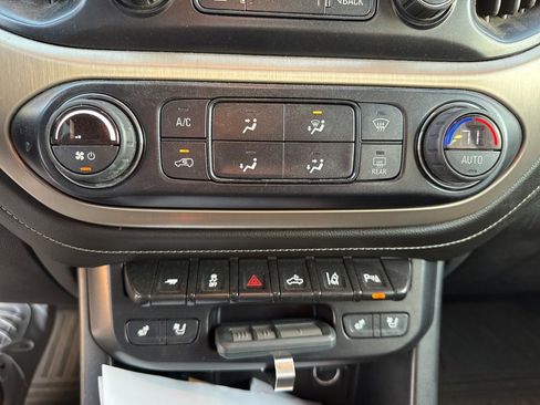 Used 2019 GMC Canyon Denali image 13