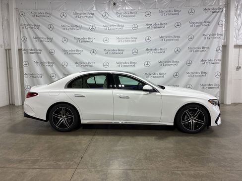 New 2026 Mercedes-Benz E 450 4MATIC Sedan image 3