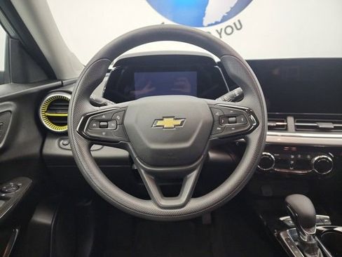 Used 2024 Chevrolet Trax LT image 21