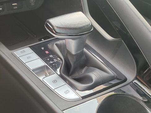 Used 2024 Hyundai Elantra SEL w/ Convenience Package FWD image 24