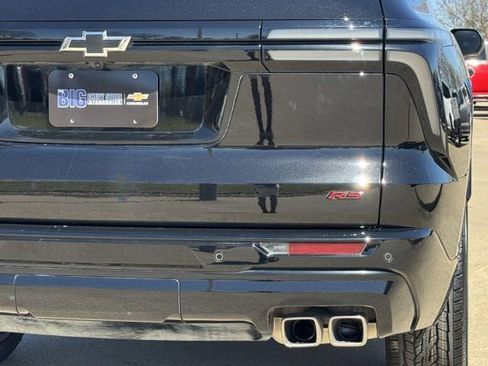 Used 2024 Chevrolet Traverse RS image 7