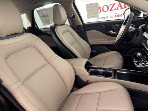 New 2026 Lincoln Corsair Premiere image 19