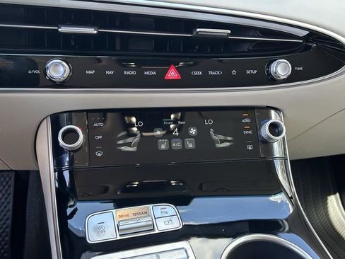 New 2026 Genesis GV70 2.5T image 28