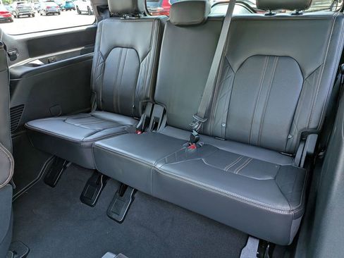 Used 2024 Ford Expedition Platinum AWD/4WD image 21