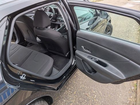 Used 2021 Hyundai Elantra SEL image 28