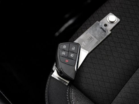 Used 2022 GMC Yukon XL SLE image 60