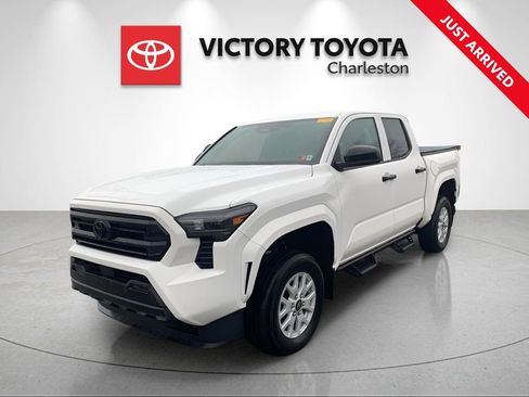 Used 2024 Toyota Tacoma SR image 1