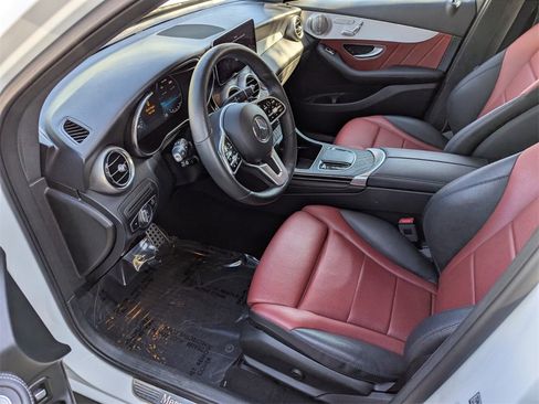 Used 2021 Mercedes-Benz GLC 300 4MATIC image 9