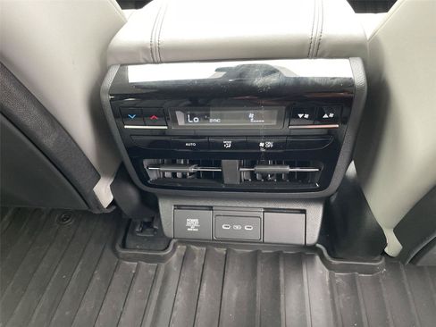 Used 2026 Acura MDX SH-AWD w/ Technology Package image 32