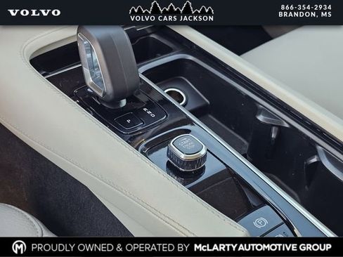 Certified 2024 Volvo XC90 B6 Core w/ Climate Package image 24