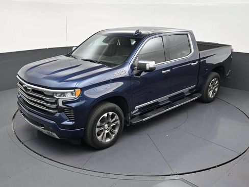 Used 2023 Chevrolet Silverado 1500 High Country w/ High Country Premium Package AWD/4WD image 9