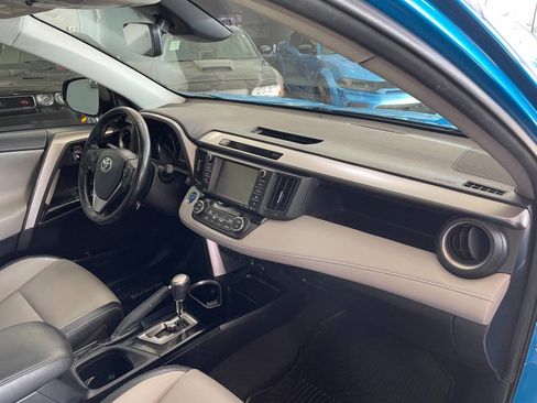 Used 2018 Toyota RAV4 Limited w/ Advanced Technology Package image 33