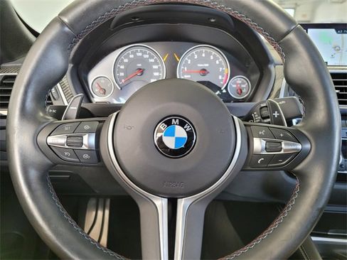 Used 2020 BMW M4 Convertible w/ Competition Package image 30