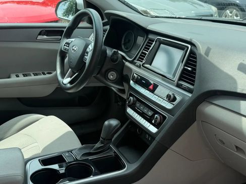 Used 2018 Hyundai Sonata SE FWD image 14
