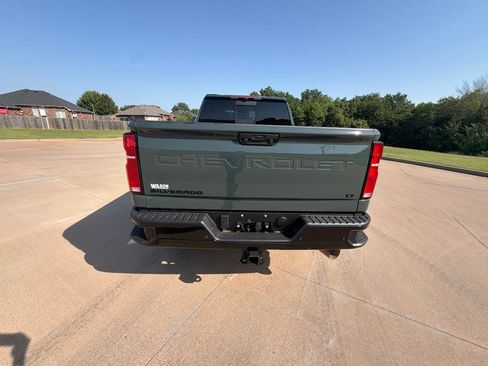 Used 2025 Chevrolet Silverado 2500 LT w/ Trail Boss Package AWD/4WD image 4
