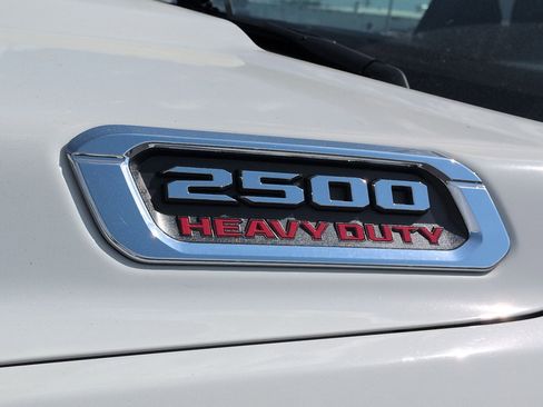 Used 2022 RAM 2500 Laramie AWD/4WD image 32