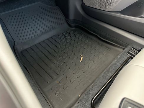 Used 2023 Toyota Camry SE w/ Convenience Package image 32