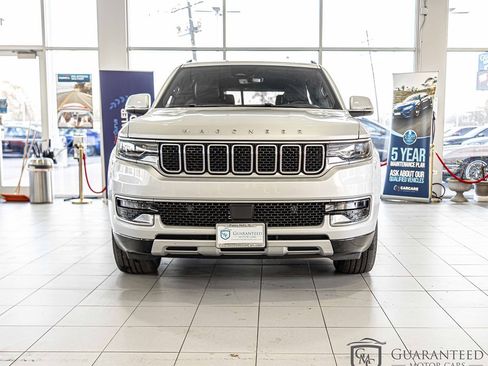 Used 2022 Jeep Wagoneer Series II w/ Flexible Seating Group image 2