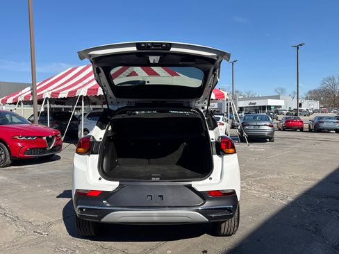 Used 2021 Buick Encore GX Essence image 18