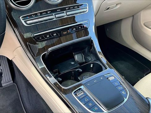 Used 2022 Mercedes-Benz GLC 300 image 32