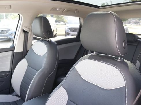 Used 2024 Volkswagen Taos SEL image 13