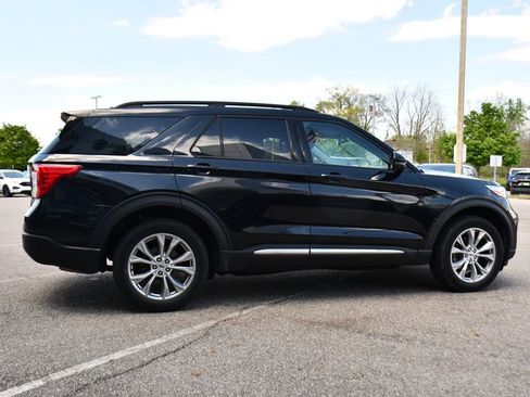 Used 2023 Ford Explorer XLT w/ Equipment Group 202A AWD/4WD image 7
