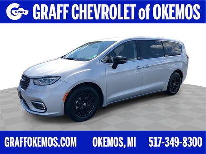 Used 2024 Chrysler Pacifica Touring-L