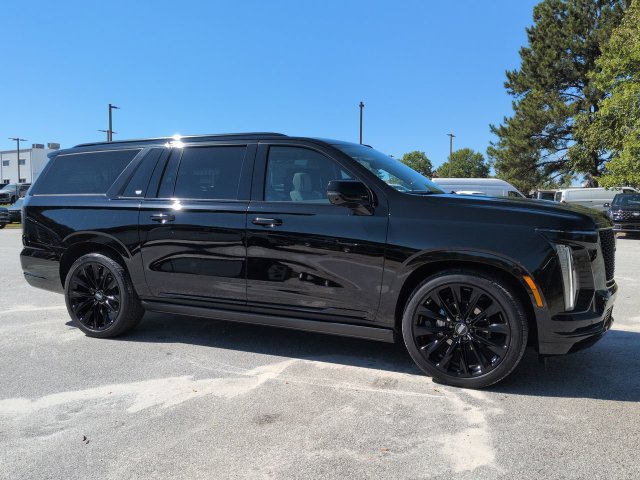 Used 2026 Cadillac Escalade ESV Platinum Sport w/ LPO, ONYX Package AWD/4WD image 2