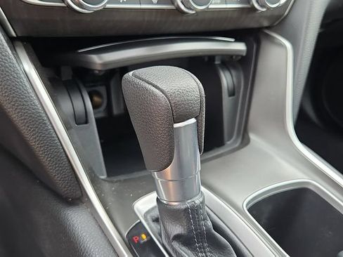 Used 2018 Honda Accord EX image 15