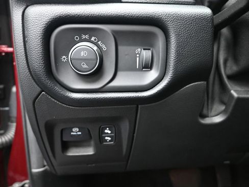 Used 2021 RAM 1500 Big Horn RWD image 12