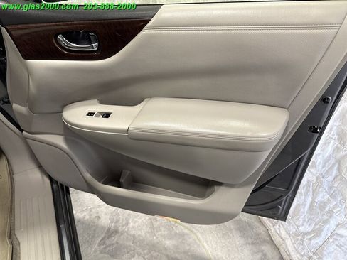 Used 2015 Nissan Quest SV w/ Leather Package image 25