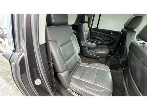 Used 2015 Chevrolet Suburban LT w/ Luxury Package AWD/4WD image 31