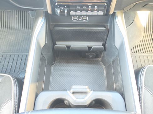 Used 2022 RAM 2500 Laramie AWD/4WD image 10