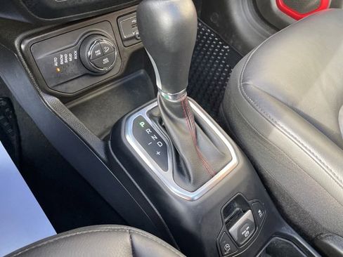 Certified 2023 Jeep Renegade Trailhawk w/ Sun/Sound Group image 22