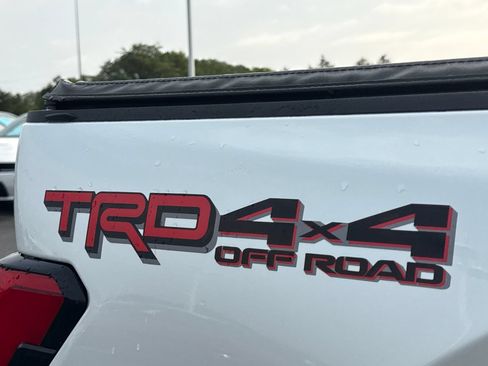 Used 2023 Toyota Tundra Limited AWD/4WD image 10