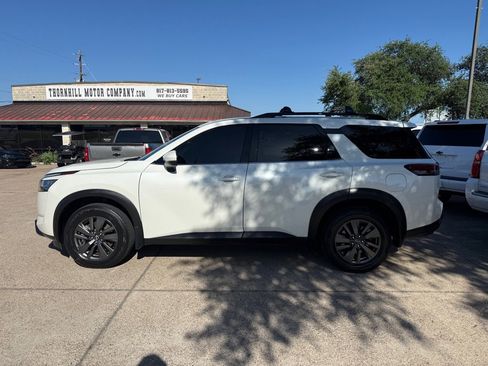 Used 2022 Nissan Pathfinder SV FWD image 4