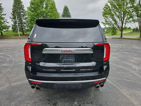 Used 2021 GMC Yukon Denali w/ Denali Premium Package AWD/4WD image 5