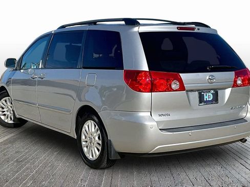 Used 2010 Toyota Sienna XLE w/ Towing Prep Pkg FWD image 6