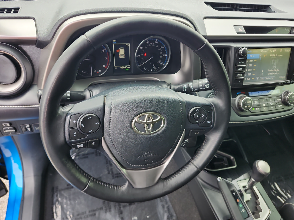 Used 2018 Toyota RAV4 Limited FWD image 37