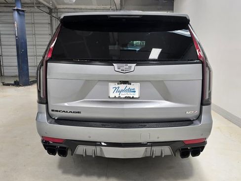 Used 2023 Cadillac Escalade V w/ LPO, ONYX Package AWD/4WD image 6