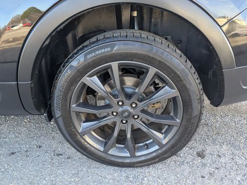 Used 2018 Ford Explorer XLT w/ Equipment Group 202A image 21