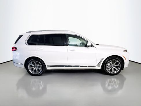 Used 2026 BMW X7 xDrive40i AWD/4WD image 11