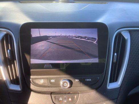 Used 2022 Chevrolet Malibu LT image 17