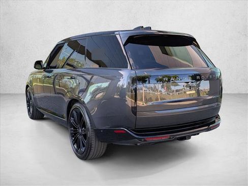 Used 2025 Land Rover Range Rover SE AWD/4WD image 8