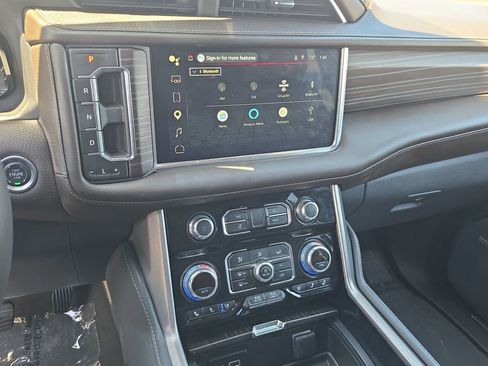 Used 2024 GMC Yukon XL Denali AWD/4WD image 13