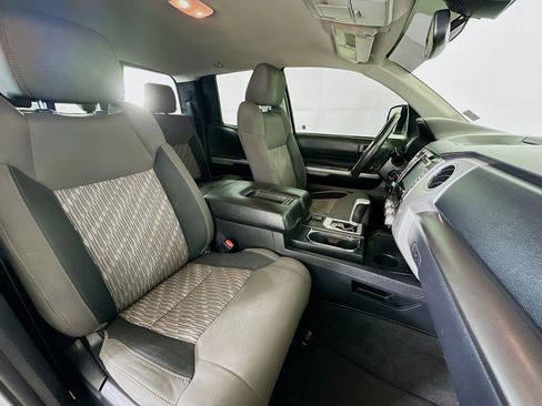 Used 2018 Toyota Tundra SR5 w/ SR5 Upgrade Package image 29