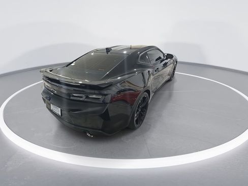 Used 2017 Chevrolet Camaro SS image 8
