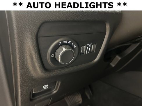 Certified 2021 Jeep Grand Cherokee L Laredo image 22