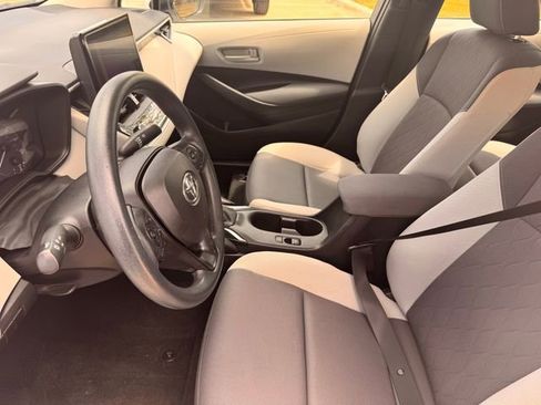 Used 2023 Toyota Corolla LE image 10