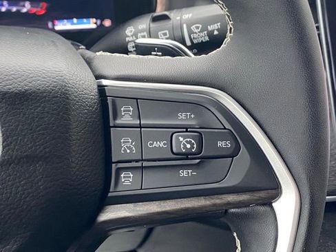 Used 2024 Jeep Grand Cherokee L Limited w/ Luxury Tech Group II image 48